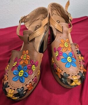 Quetzal Artesanías Leather Floral Embroidered Mary Jane Block Heel Shoes Mexico